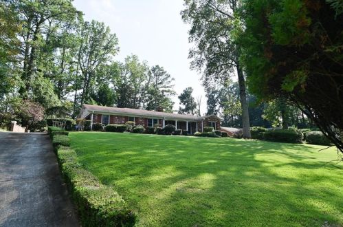 3446 Hazelwood Dr, Atlanta GA  30345-2145 exterior