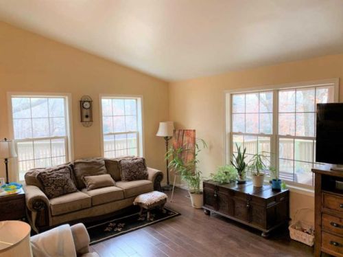 900 Meadow Rd, Cherryvale, KS 67335-8537