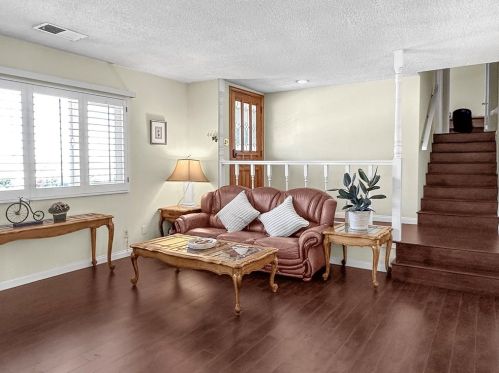 4411 Dunsmore Ave, Glendale CA  91214-2529 exterior