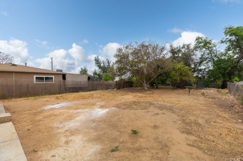 7681 Freda Ave, Riverside CA  92504-4432 exterior