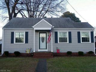 4 Fairview Cir, Portsmouth, VA 23702-1624