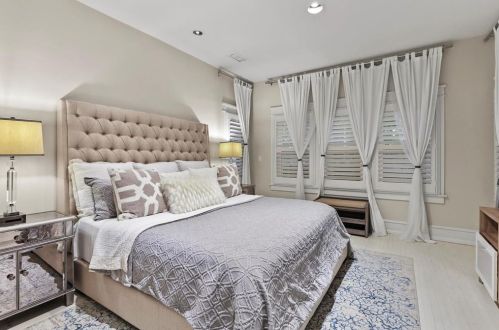 4332 Avondale Ave, Dallas TX  75219-3115 exterior