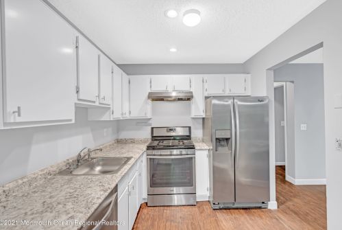 44 Snapdragon Ct, Jackson Twp, NJ 08527-2572