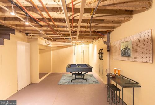 1649 Hunting Park Ave, Philadelphia PA 19140-2826 exterior