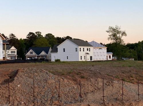 3427 Crimson Wood Dr, Greensboro, NC 27410-9194