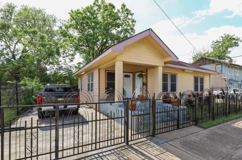 115 Adams Ave, Dallas, TX 75208-4622