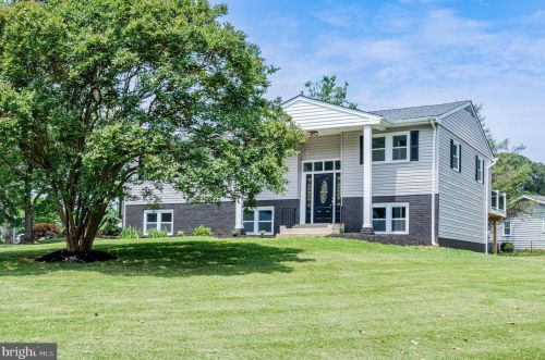 223 Kennedy Dr, Severna Park, MD 21146-3041