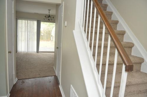 3561 Kennesaw Station Dr, Kennesaw, GA 30144-1984