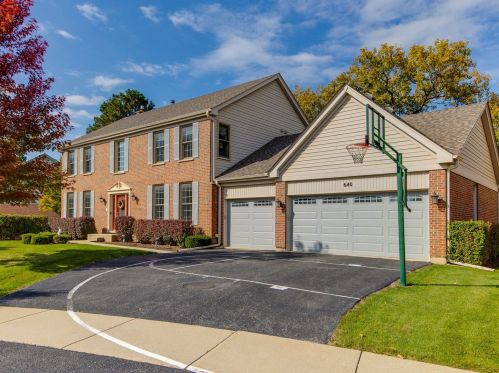 640 Middleton Ln, Des Plaines, IL 60016-8745