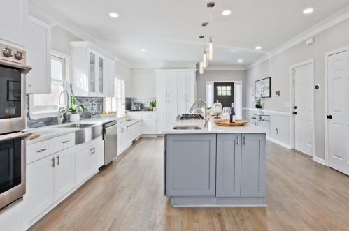 1898 Connemara Dr, Atlanta GA  30341-1565 exterior