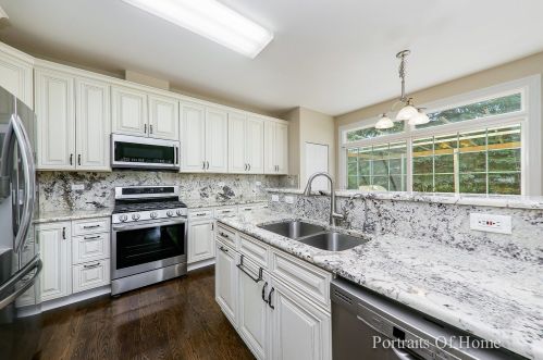 1575 Sage Ct, Gurnee, IL 60031-5184