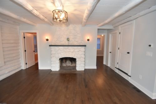 31 Estling Lake Rd, Parsippany, NJ 07834-1916