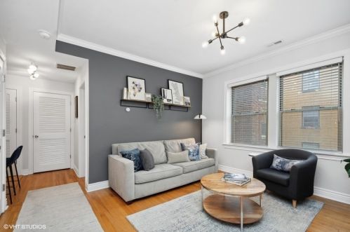 2017 Leavitt St, Chicago, IL 60608-2525