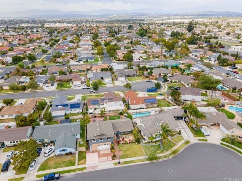2860 Monroe Ave, Anaheim CA  92801-6034 exterior