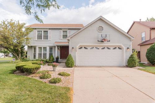 529 Crown Point Dr, Buffalo Grove, IL 60089-1659