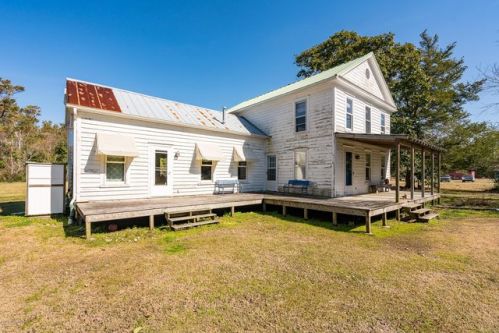 381 Pigott Rd, Gloucester, NC 28528-9345