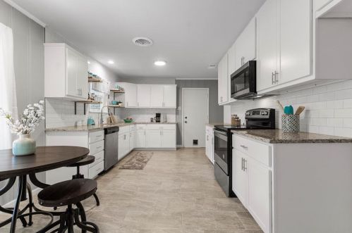 3821 Clayton Rd, Fort Worth, TX 76116-9416