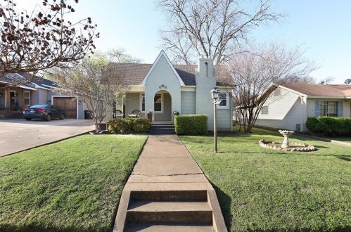 3817 6th St, Fort Worth TX  76107-2029 exterior