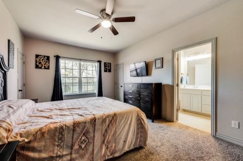 209 3 St, Valley View TX 76272-5403 exterior