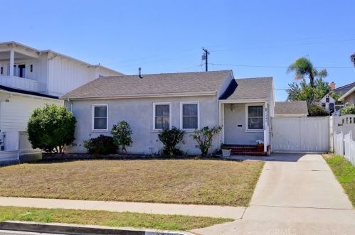 1446 23rd St, Manhattan Beach, CA 90266-4043
