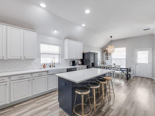 6552 Fairview Dr, Fort Worth TX  76148-1440 exterior