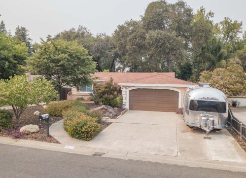 6837 Lincoln Oaks Dr, Fair Oaks, CA 95628-3132