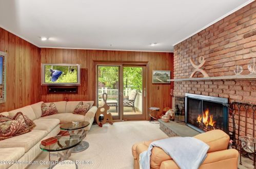 20 Fox Hill Rd, Middletown NJ 07748-2911 exterior