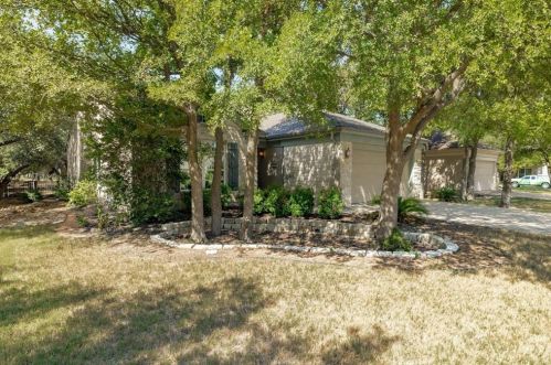 303 Klondike Dr, Georgetown, TX 78633-5077