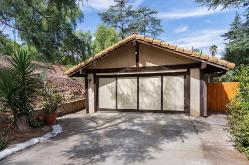 1921 Arroyo Dr, Riverside CA  92506-1608 exterior