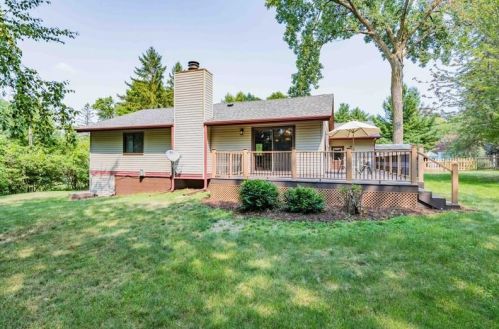 1053 Griffin Ave, Saint Paul MN  55115-1509 exterior