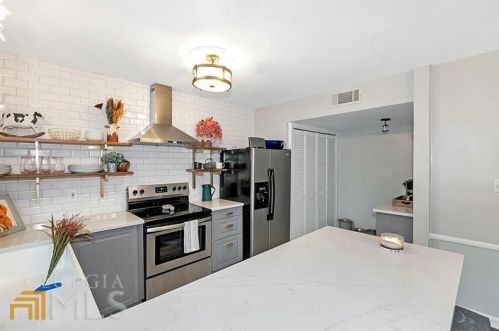 56 Cantey Pl, Atlanta GA  30327-4082 exterior