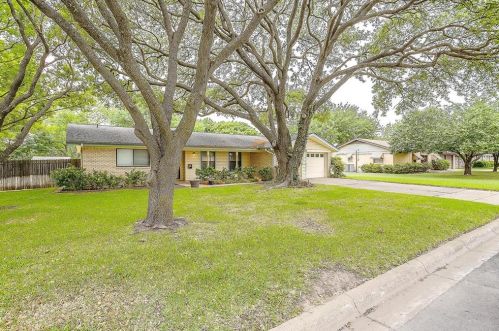 3840 Sagebrush Rd, Fort Worth, TX 76116-8514