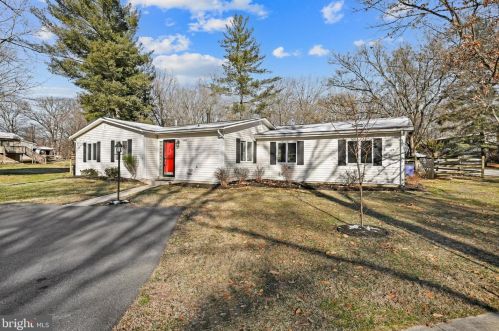 9400 Farewell Rd, Columbia, MD 21045-4413