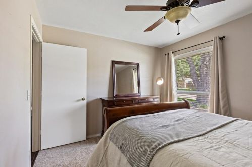 1801 Kensington Dr, Carrollton TX 75007-2463 exterior