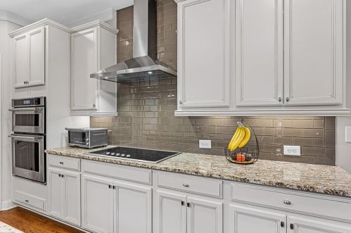 2113 Elvan Cir, Atlanta GA  30317-1307 exterior