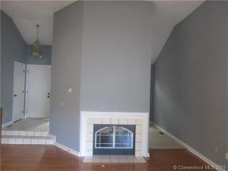 14 Southbridge Ct, Simsbury CT  06070-2349 exterior