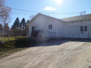606 Porphyry St, Baker, ID 83467-4919