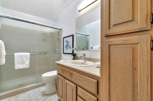 1888 Farndon Ave, Los Altos CA 94024-6948 exterior