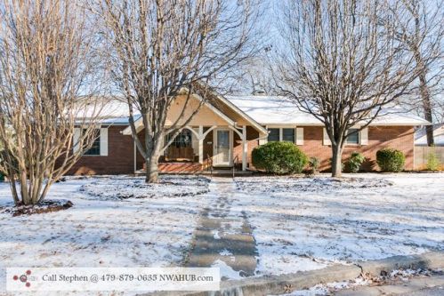 501 Valley West Dr, Rogers, AR 72756-1777