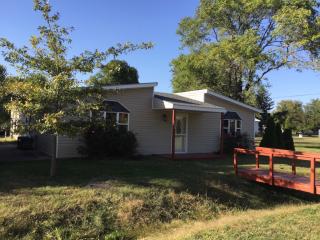 322 Monroe St, Harvel, IL 62538-1017