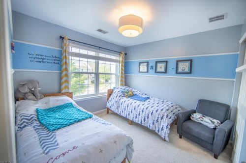 12 Scarlet Oak Dr, Princeton NJ  08540-4610 exterior