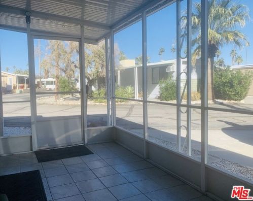 121 Camarillo St, Palm Springs, CA 92264-5270