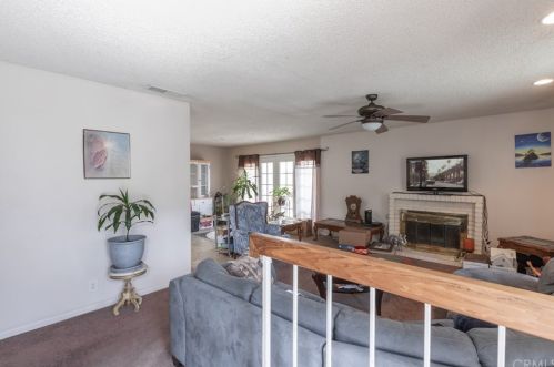 986 Lamark Ln, Anaheim CA  92802-3422 exterior