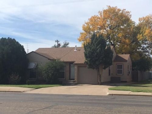 1113 Quincy St, Plainview, TX 79072-6401