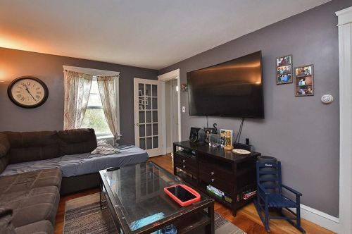 8 Knight St, Coventry, RI 02816-7235