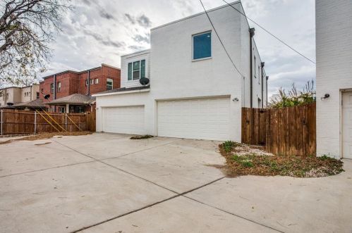 401 Templeton Dr, Fort Worth TX  76107-2252 exterior