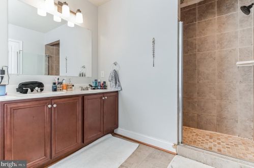 6318 Linden St, Shady Side MD  20764-2910 exterior