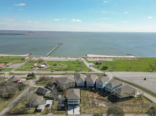 721 Bayshore, Morgans Point TX 77571 exterior