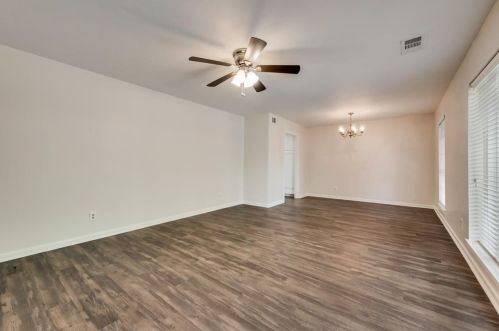 609 Tanglewood Dr, Irving TX  75061-6967 exterior