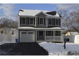 25 Cranston Ave, Huntington, CT 06484-5542